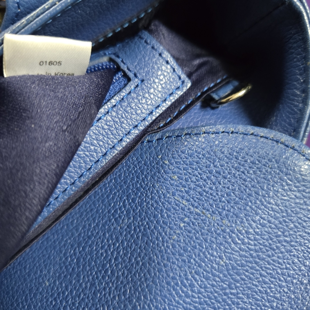 EUC MCM ROYAL BLUE LEATHER FLAP TOTE BUCKET BAG - Picture 12 of 13